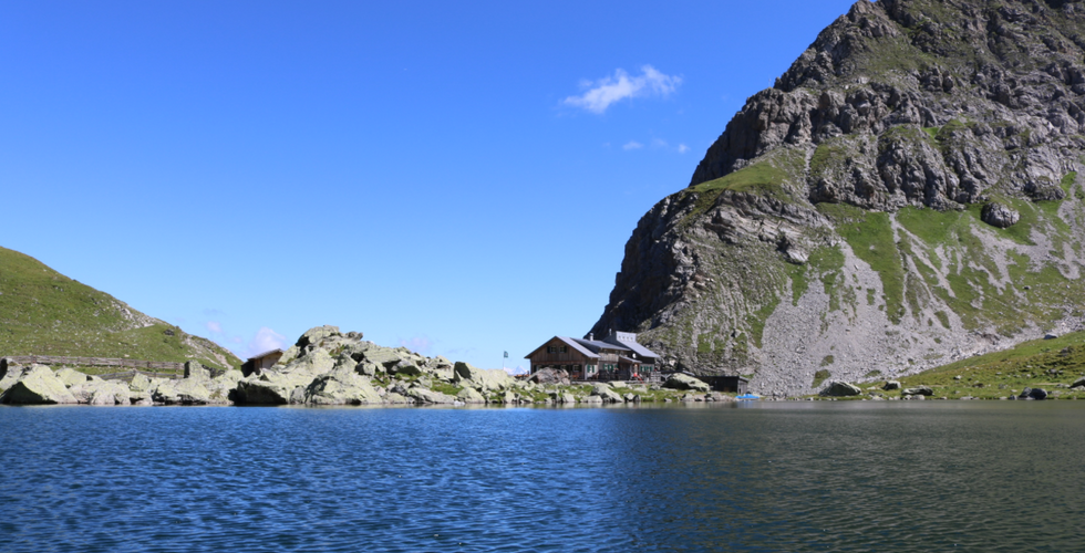 Die Obstansersee Hütte auf 2304 m ist eine Alpenvereinshütte der Sektion Austria