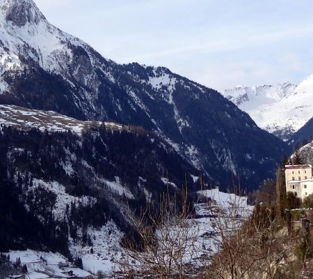 Schloss Weißenstein bei Matrei in Osttirol