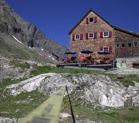 Adolf Nossberger Hütte 2488m - Alpenverein Edelweiss in den Lienzer Dolomiten - Foto: Christian
