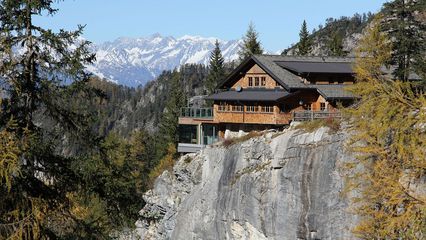 Dolomitenhütte auf 1.616 Meter |  Behindertengerecht, Übernachtungsmöglchkeiten und Seminarräume 