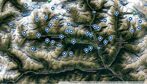 Übersichtsplan mit detaillierter Beschreibung der Virgentaler Hütten, samt Kontaktdaten