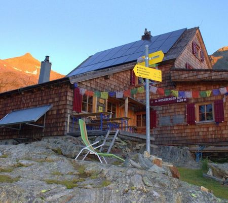 Adolf Nossberger Hütte 2488m - Alpenverein Edelweiss in den Lienzer Dolomiten - Foto: Christian