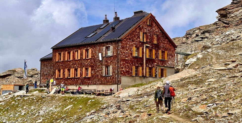 Defreggerhaus 2962m höchste Hütte am Großvenediger  schönster Anstieg zum Gr.Venediger 3666m