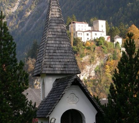 Schloss Weißenstein bei Matrei in Osttirol | © Köffler Hubert