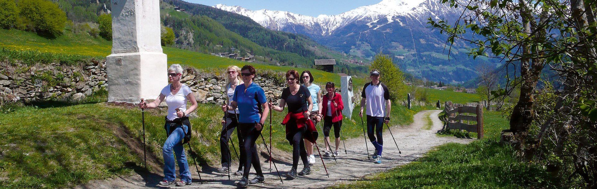 Nordic Walking in Osttirol - Gesund und Fit in den Alpen | © Fa. Profer & Partner