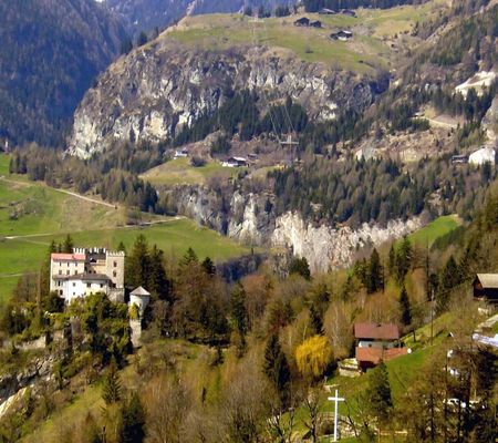 Schloss Weißenstein bei Matrei in Osttirol