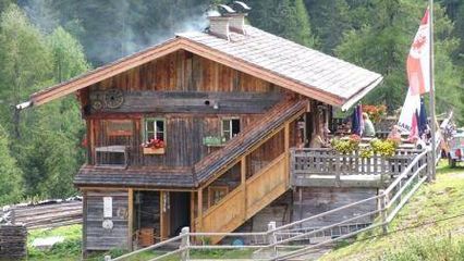 Jausenstation Alpe Stalle in Osttirol Defreggental