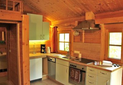 Gästehaus Schlossnerhof*** Ferien-Blockhaus Klein-Venediger, Wohnzimmer, Küche  | Virgen in Osttirol