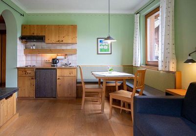 Ferienwohnung "Alpenrose" | Wohnzimmer @Senfter