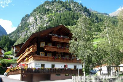 Hotel Gasthof Islitzer *** | Ferienwohnungen und Zimmer in Hinterbichl