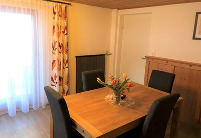 Gästehaus Schlossnerhof*** Appartement Schlossnerhof, Esstisch | Virgen in Osttirol