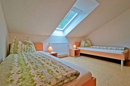 Oberbacherhof - Ferienwohnung Himmelschlüssel Zimmer mit getrennten Betten - in Matrei Osttirol