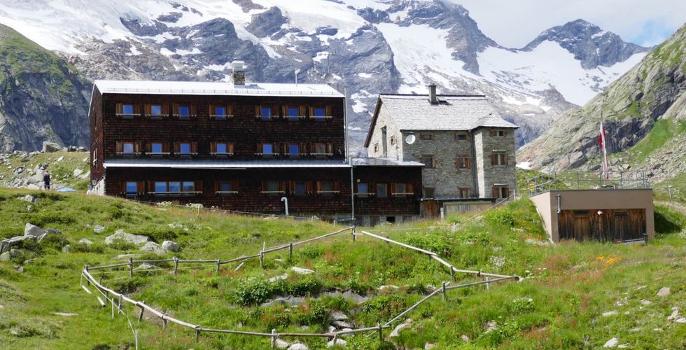 Essener- und Rostocker Hütte 2.208m | Idealer Ausgangspunkt für Touren Osttirol