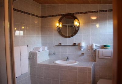 Gästehaus Schlossnerhof*** Appartement Wetterkreuz, Badezimmer | Virgen in Osttirol