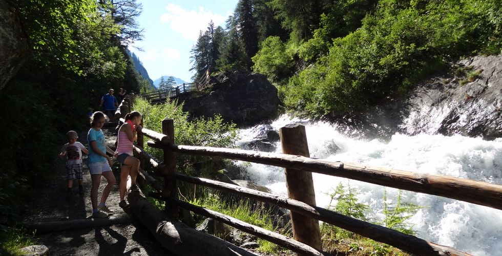 Das Almgasthaus Islitzeralm -  Hier beginnt der Wasserschaupfad Umballfälle