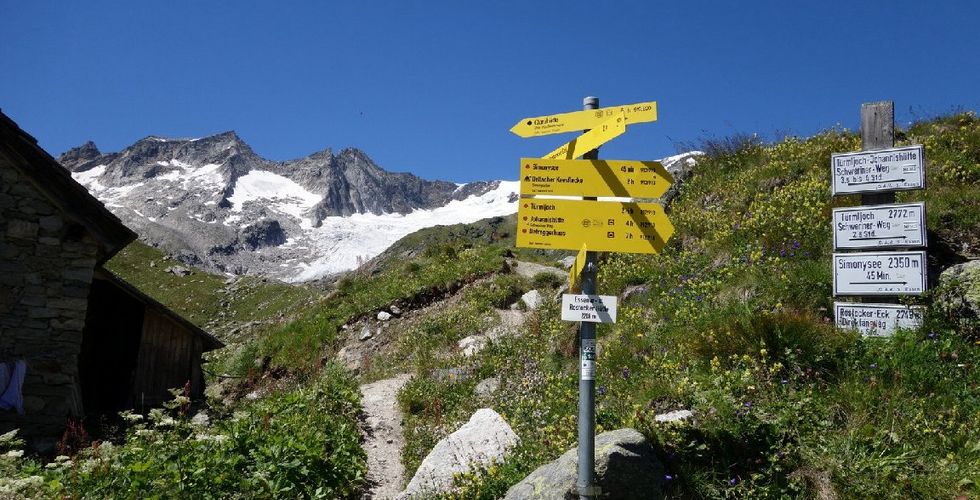 Essener- und Rostocker Hütte 2.208m | Idealer Ausgangspunkt für Touren Osttirol