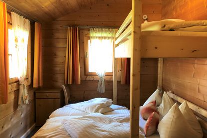 Gästehaus Schlossnerhof - Stockbett im Ferien-Blockhaus Klein-Venediger für 2-5 Personen in Virgen in Osttirol