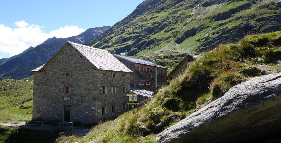 Essener- und Rostocker Hütte 2.208m | Idealer Ausgangspunkt für Touren Osttirol