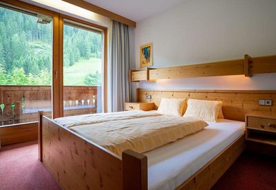 Ferienwohnung "Alpenrose" | Schlafzimmer @Senfter