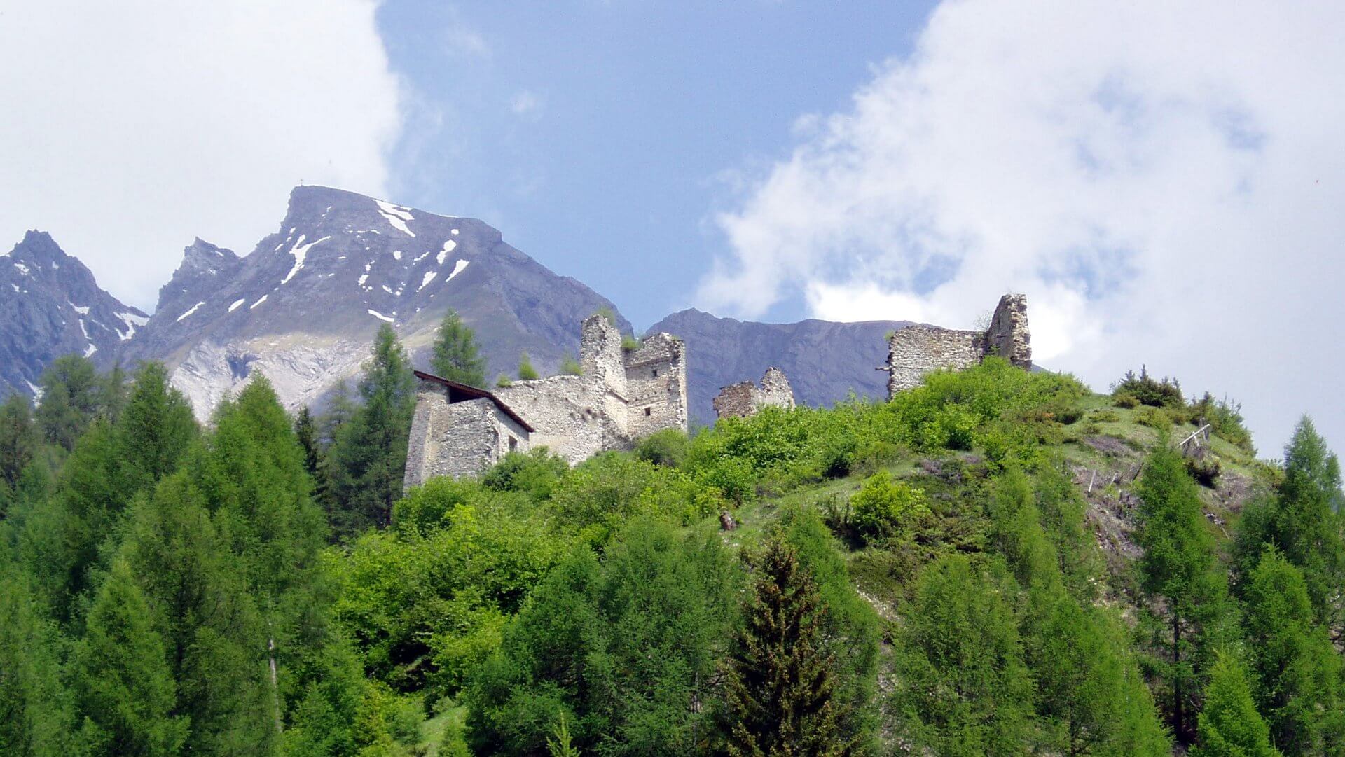 Burgruine Rabenstein Sehenswürdigkeit in Virgen