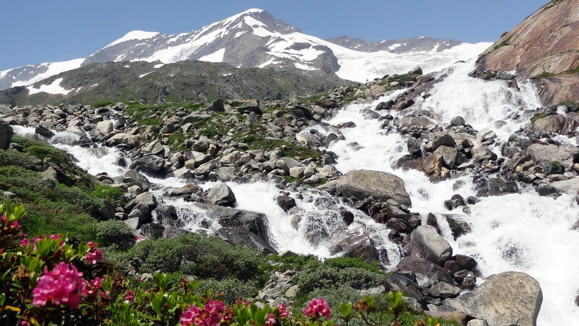 Berglandschaft bei der Essener-Rostocker-Hütte in Osttirol